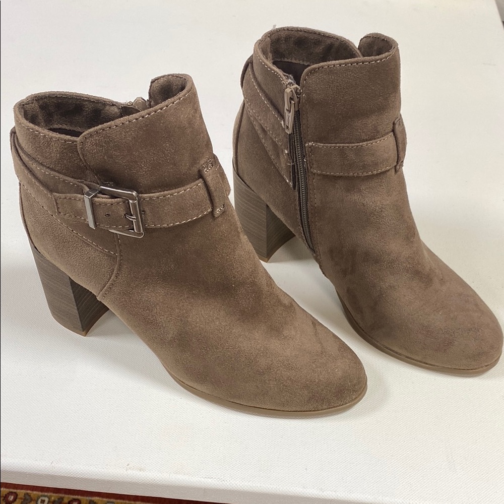 CUTE!!  Brown Suede Ankle Boots, 3" heels, Women Size 8